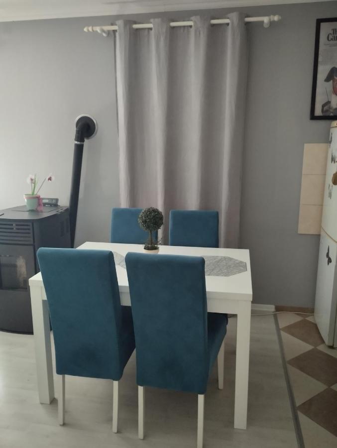 Hotonj Apartman All Seasons מראה חיצוני תמונה