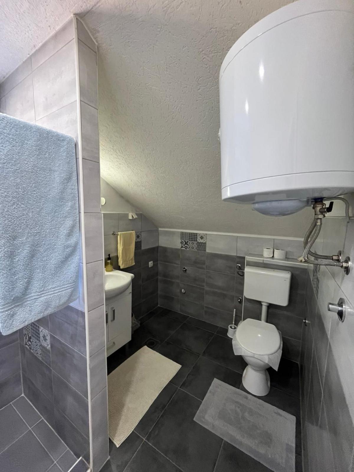 Hotonj Apartman All Seasons מראה חיצוני תמונה