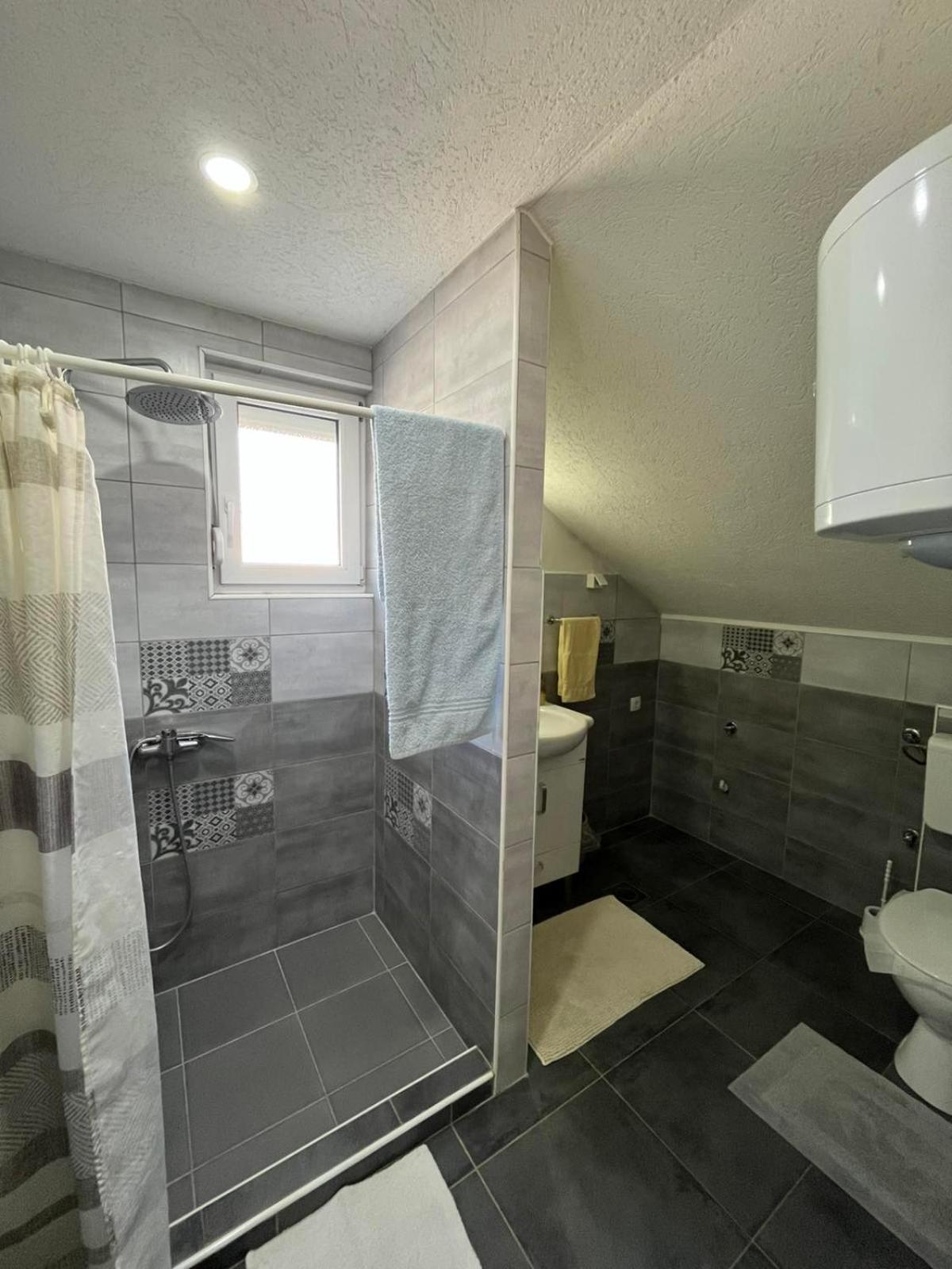 Hotonj Apartman All Seasons מראה חיצוני תמונה