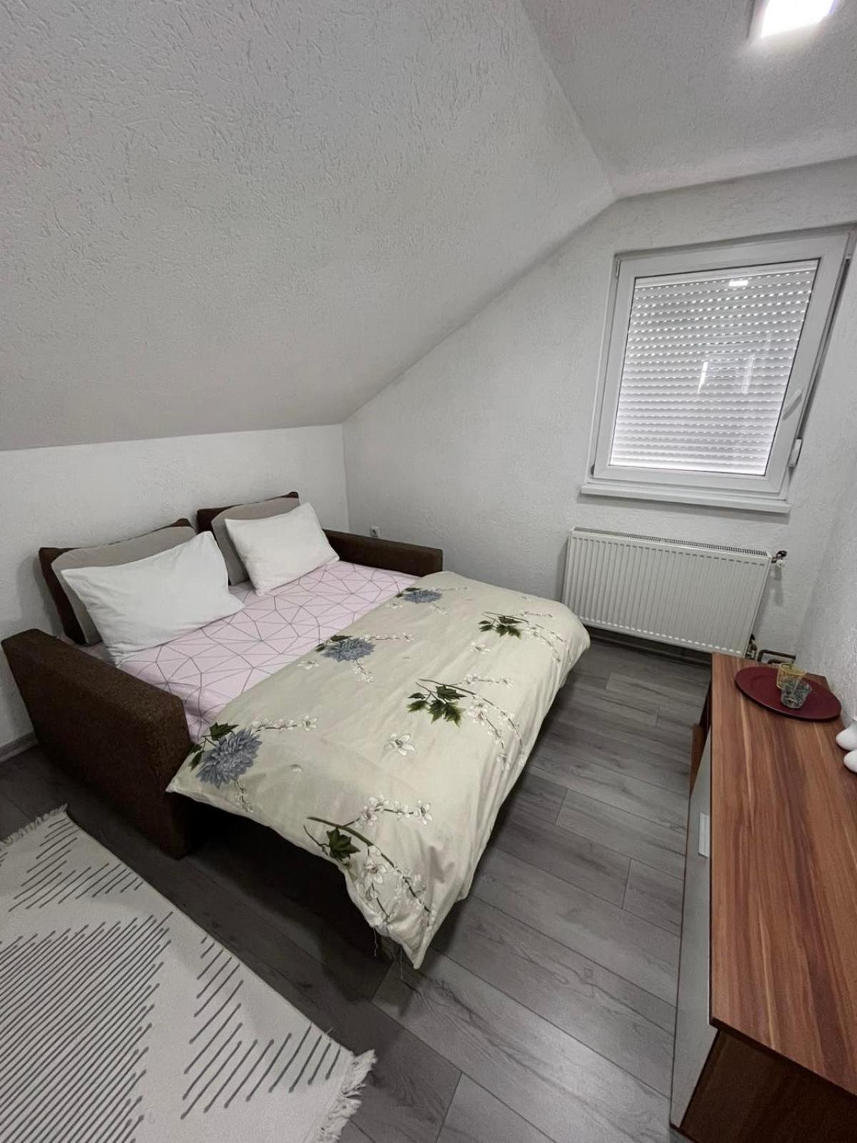 Hotonj Apartman All Seasons מראה חיצוני תמונה