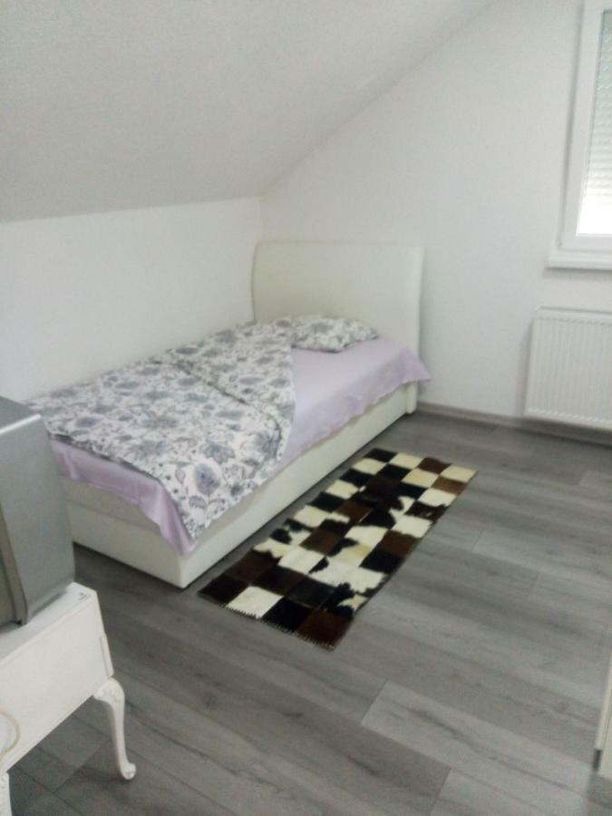 Hotonj Apartman All Seasons מראה חיצוני תמונה