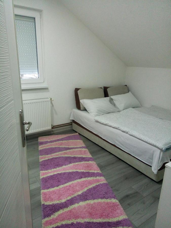 Hotonj Apartman All Seasons מראה חיצוני תמונה